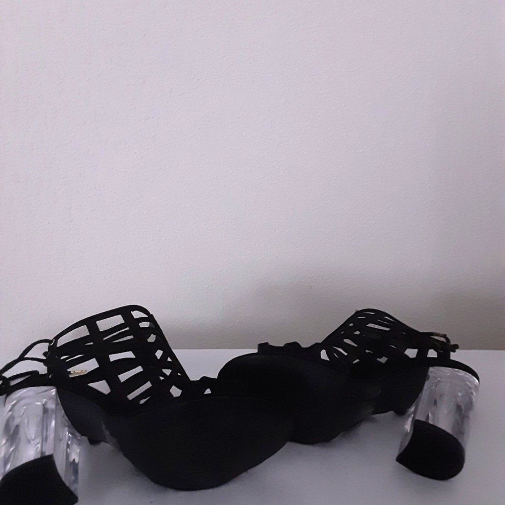 Women's Shoes - Picture 4 of 4
